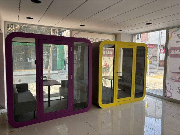 Akustik Telefon Görüşme Kabini